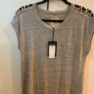 Chaser tee with shoulder detail